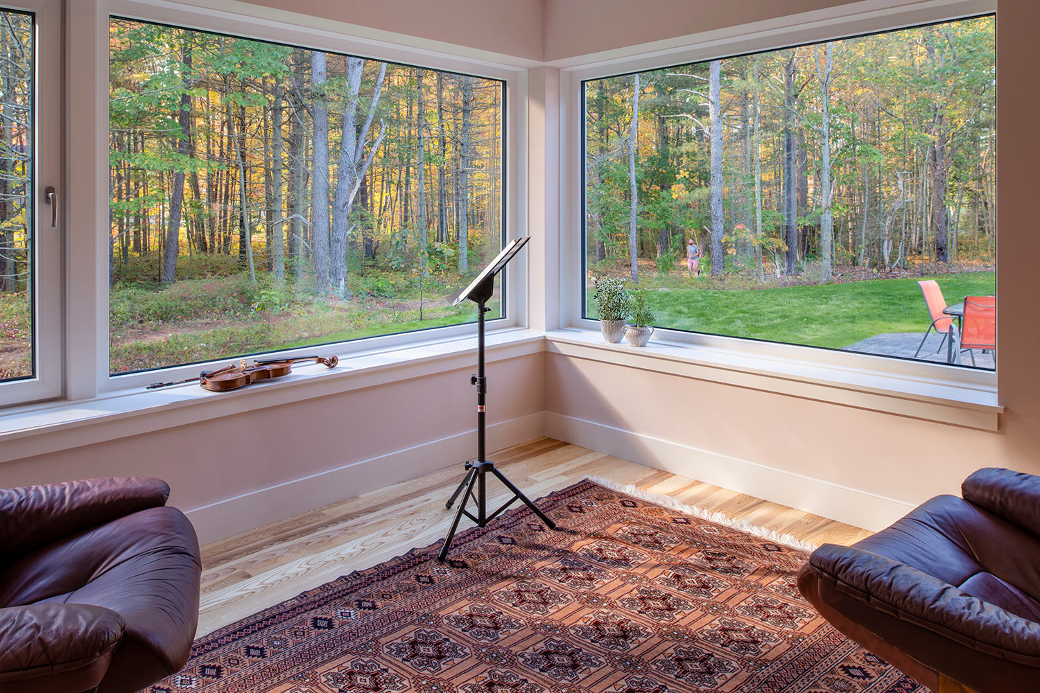 Net Zero Home in Brunswick Maine with large living room windows