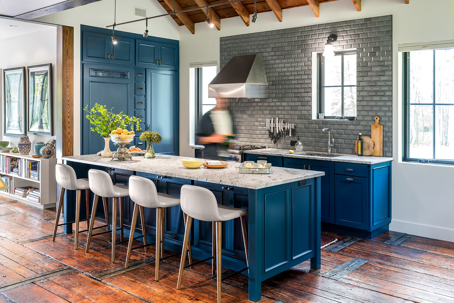 Barn retrofit with ship hatch floors